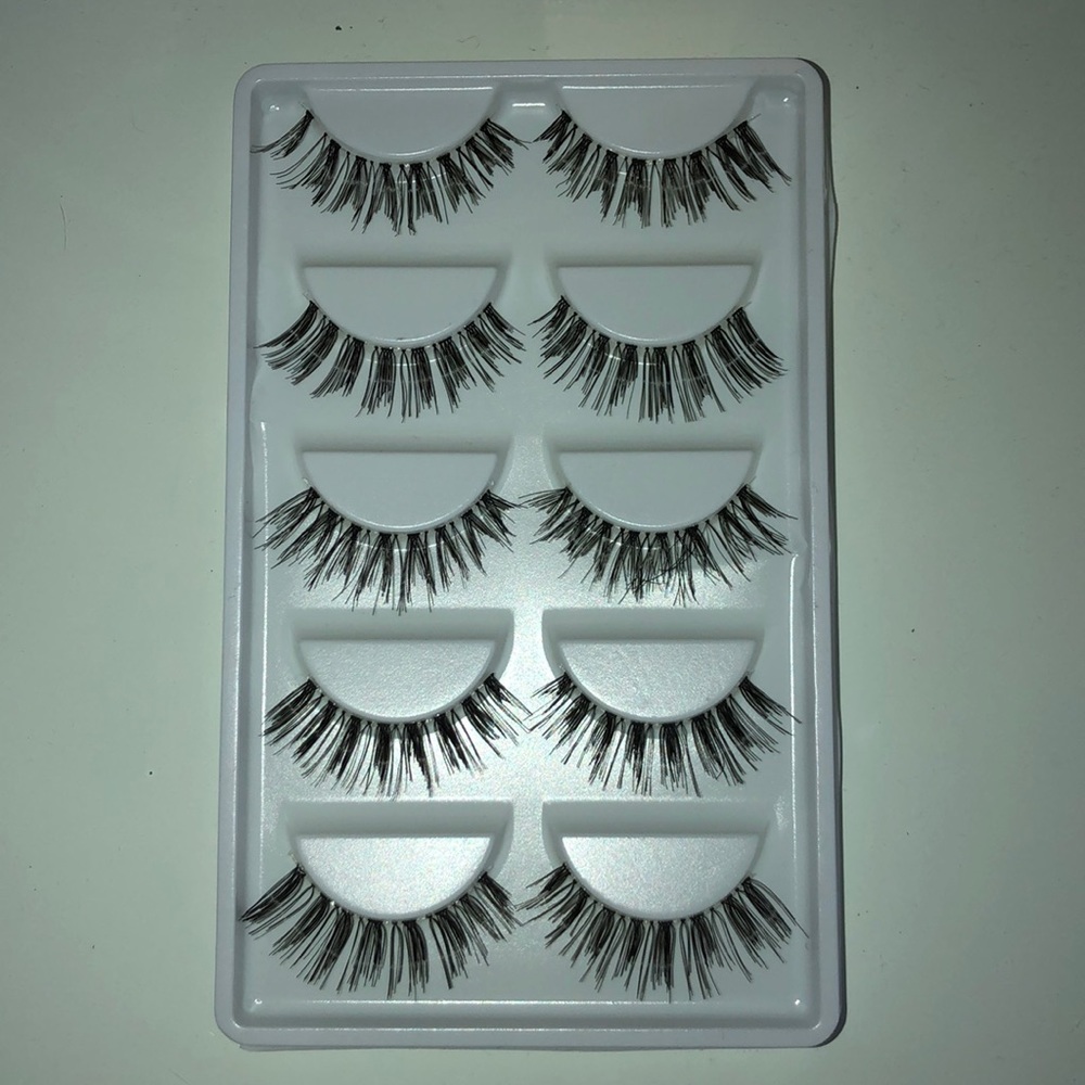 5 pairs of lashes